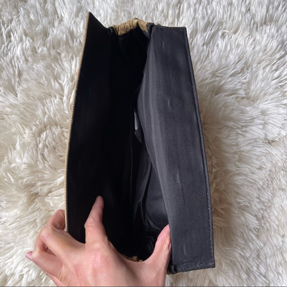 MICHE Corduroy Clutch Shell Bag Tan NWT - Picture 3 of 4